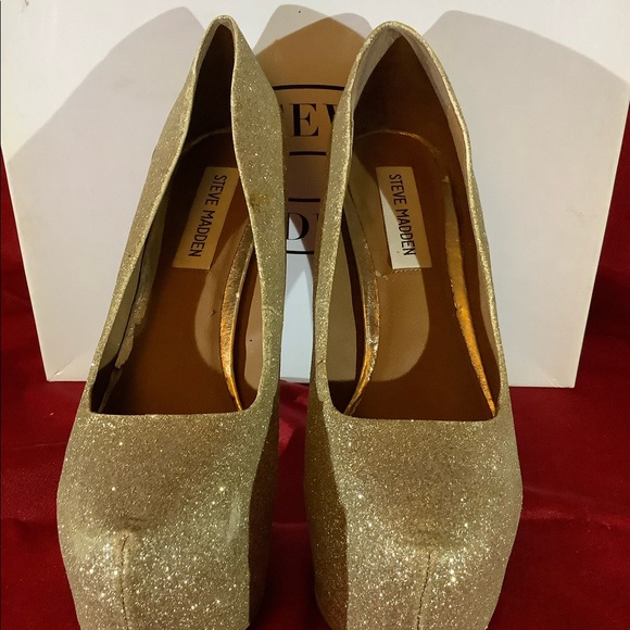 DejaVu (Gold Glitter) - Steve Madden 8.5 - Picture 2 of 7